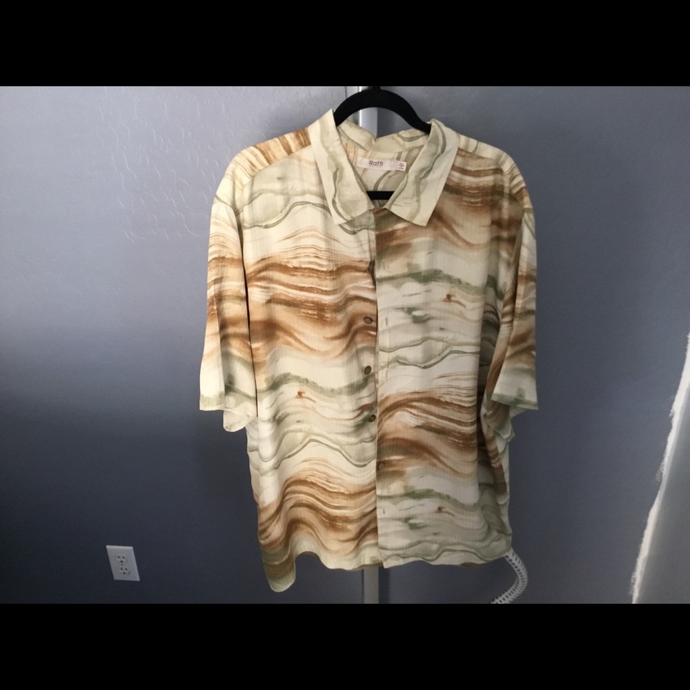Men’s SS Casual dress shirt.